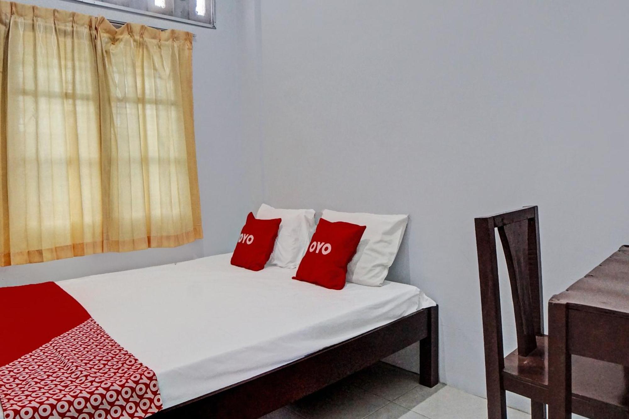 Oyo 92429 Vania Guest Housenearrsup H Adam Malik Hotel 2*